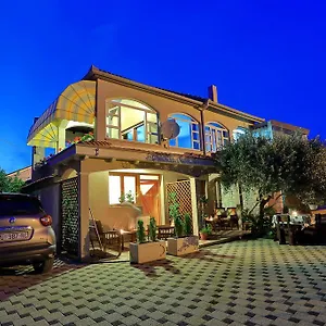 apartments-melita.hotelinzadar.com/