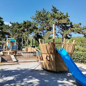 Lovely Branko With Balcony And Parking Apartament