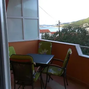 apartments-slava-seget-vranjica.hotels-in-trogir.com/